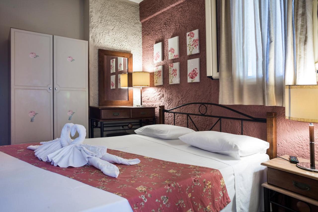 Irilena Studios And Apartments Lassi  Room photo